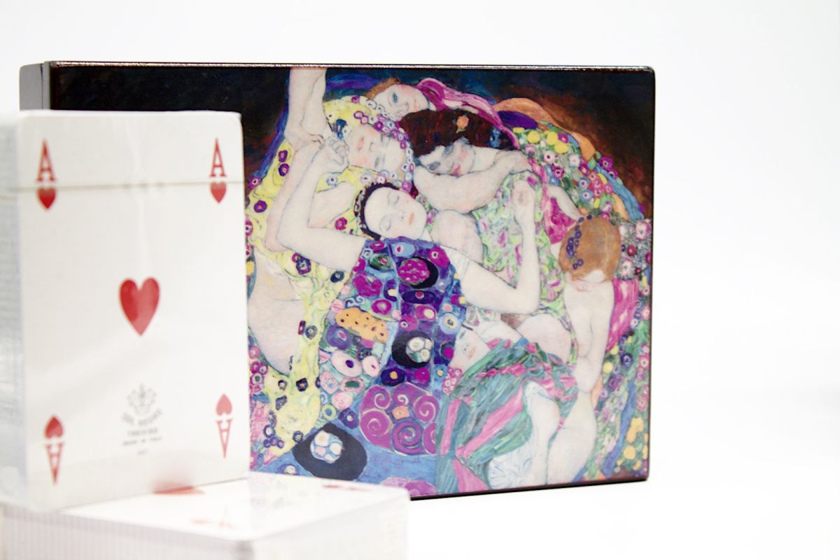Set da gioco con carte e fiches