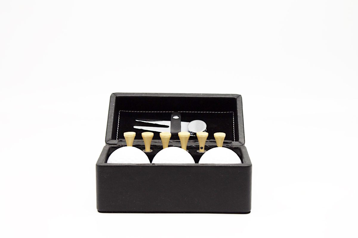 Set da gioco con carte e fiches